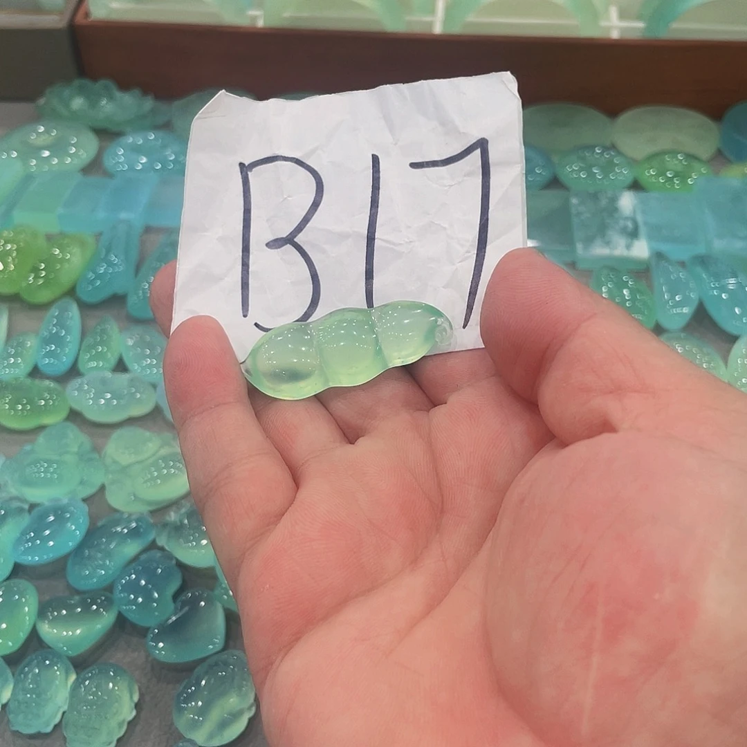 摇***摇蛇纹石玉未镶嵌颈饰