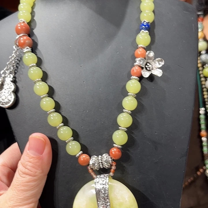 颈饰未镶嵌和田玉