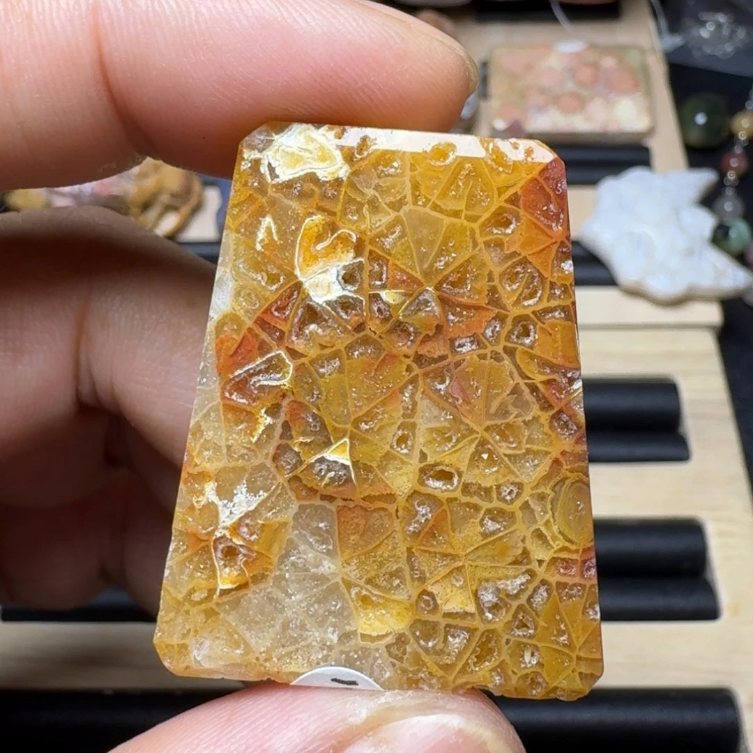 未镶嵌纯天然色有机玉石保真色硅化玉