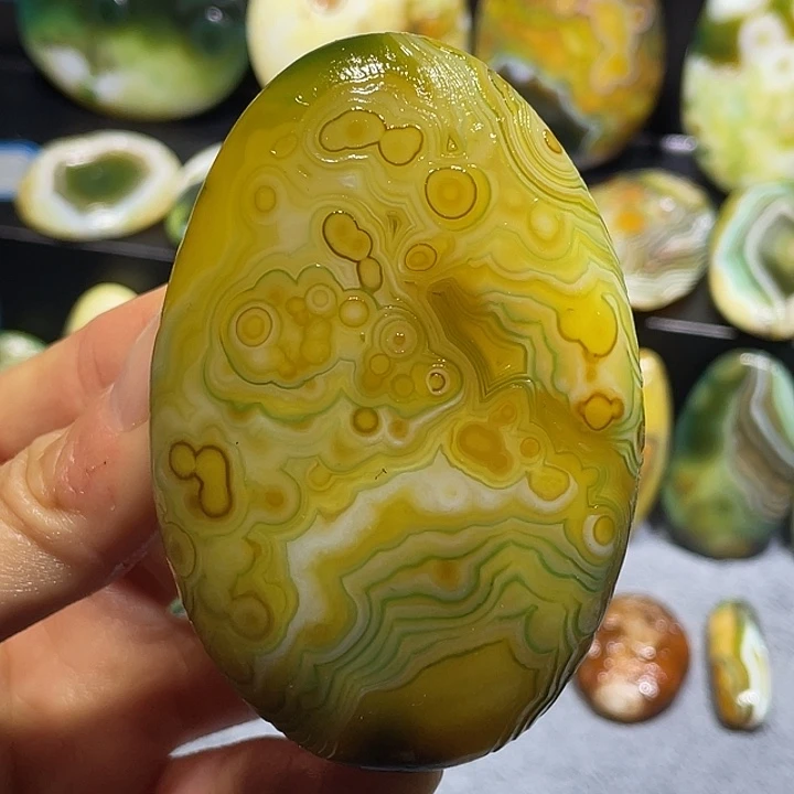 玛瑙/玉髓未镶嵌珠宝奇石