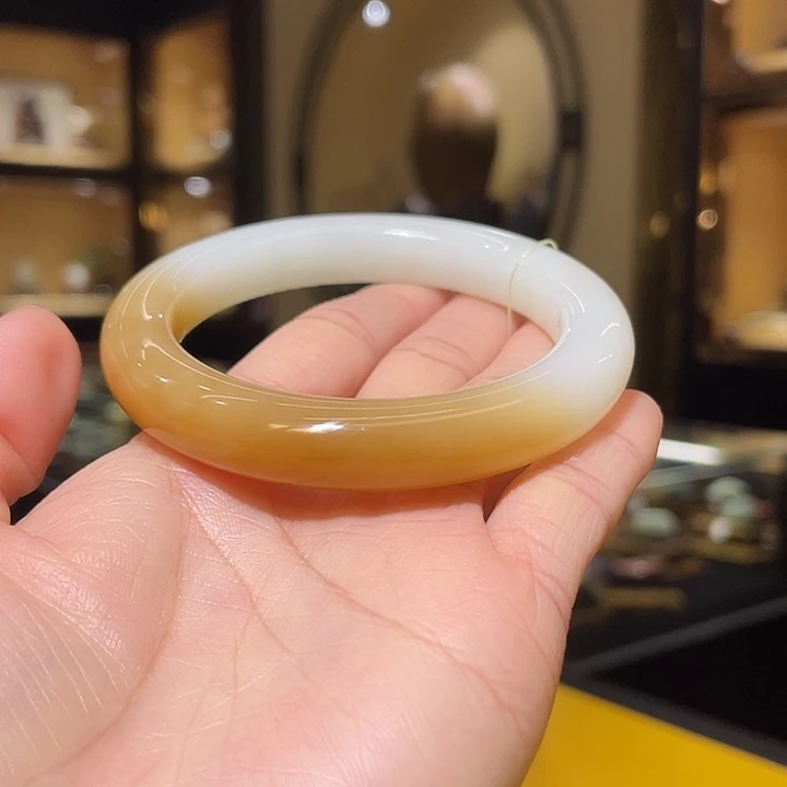 未镶嵌手镯和田玉56.5#62.91g