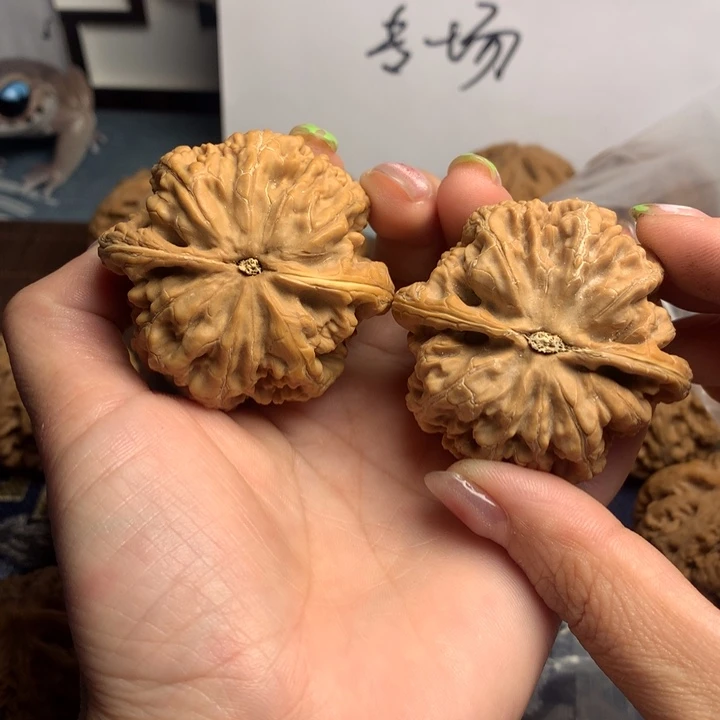 吊坠文玩核桃唯*粗筋