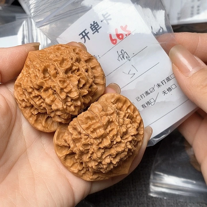 文玩核桃把件665哈哈哈