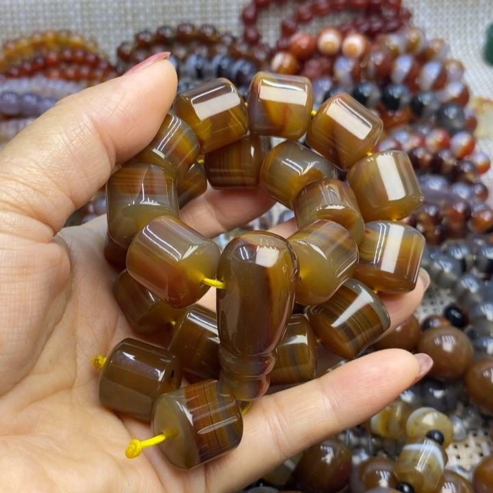 光***佬玛瑙/玉髓手持未镶嵌