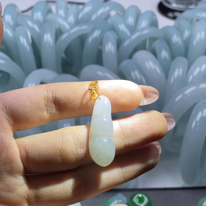 翡翠未镶嵌吊坠(不含链)翡翠