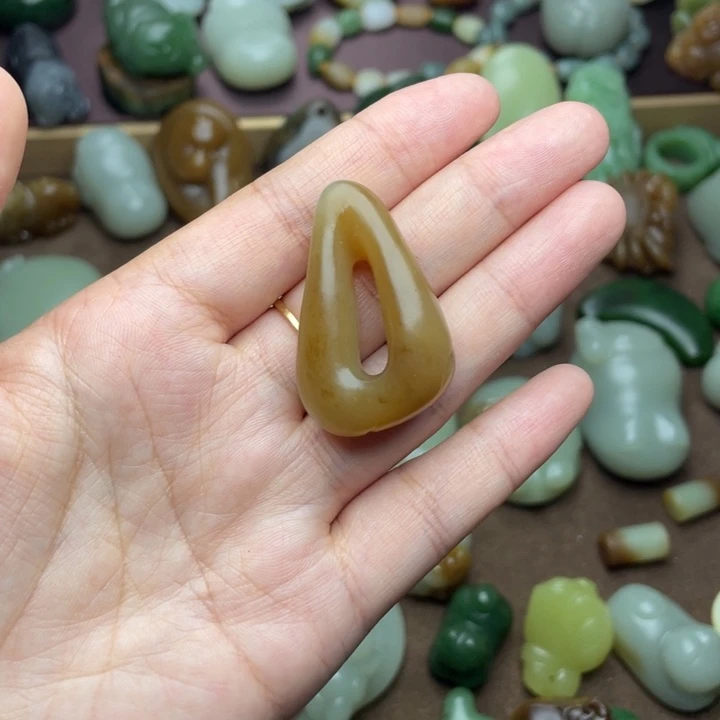 【闪购商品】颈饰未镶嵌和田玉