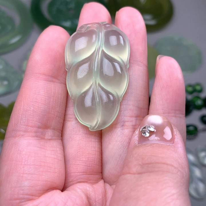 蛇纹石玉未镶嵌颈饰岫玉