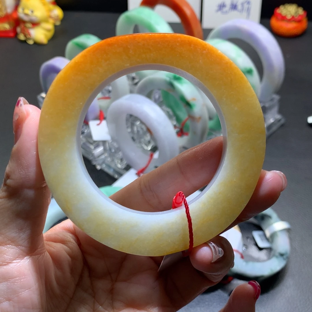 未镶嵌鸡油黄定制翡翠