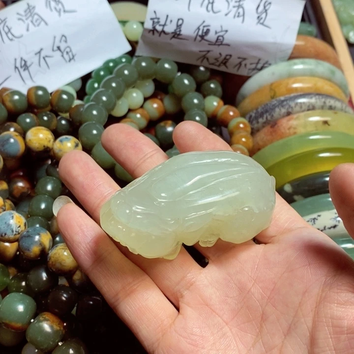 和田玉颈饰未镶嵌