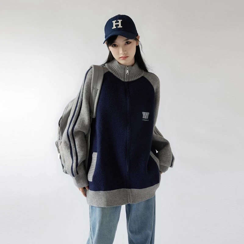 插肩袖毛衣女秋冬款cleanfit侧边条纹高级感痞帅立领针织开衫外套