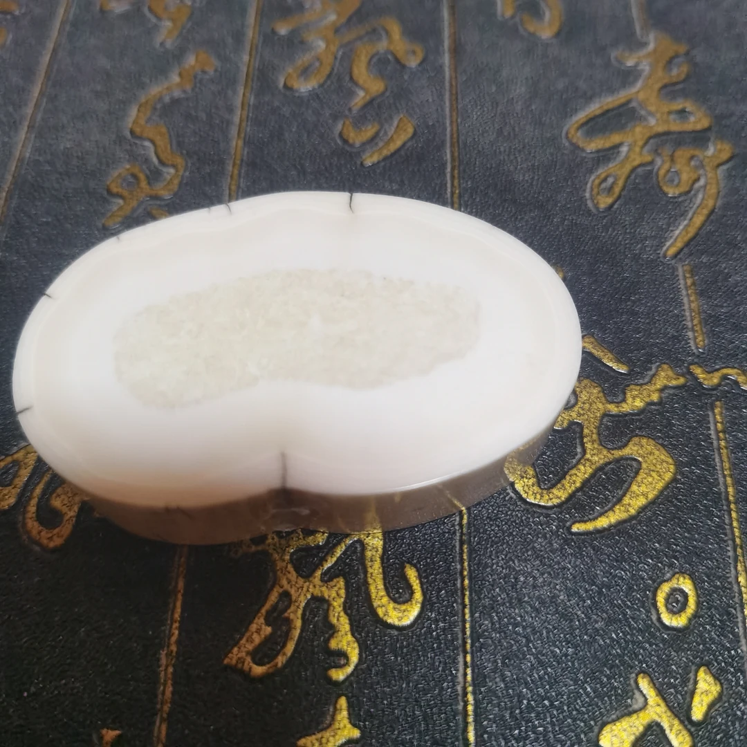 猛犸虬雕刻件约36克kk115