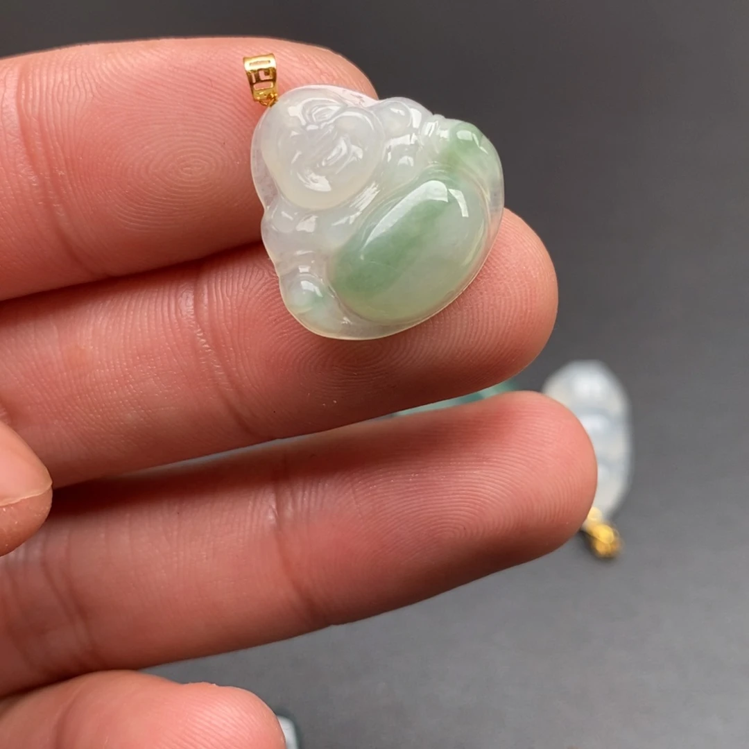 颈饰18K金镶嵌翡翠