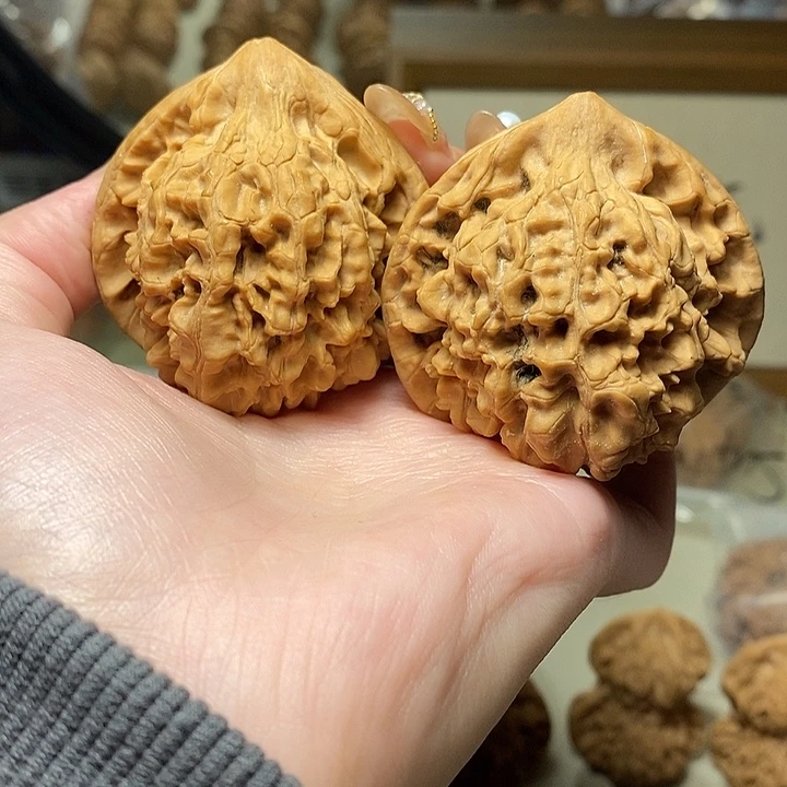 文玩核桃吊坠52官帽