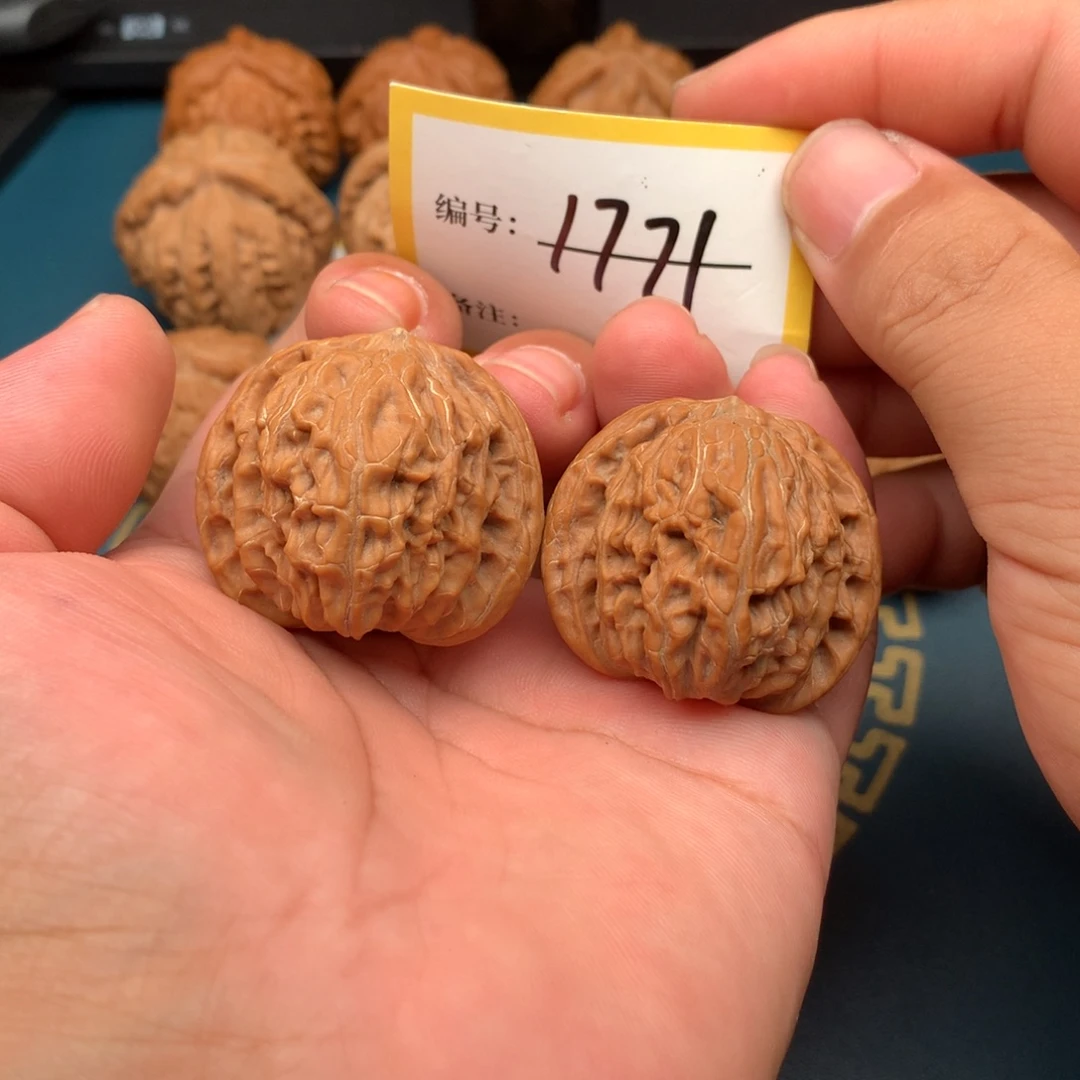 东***东把件文玩核桃磨盘1771