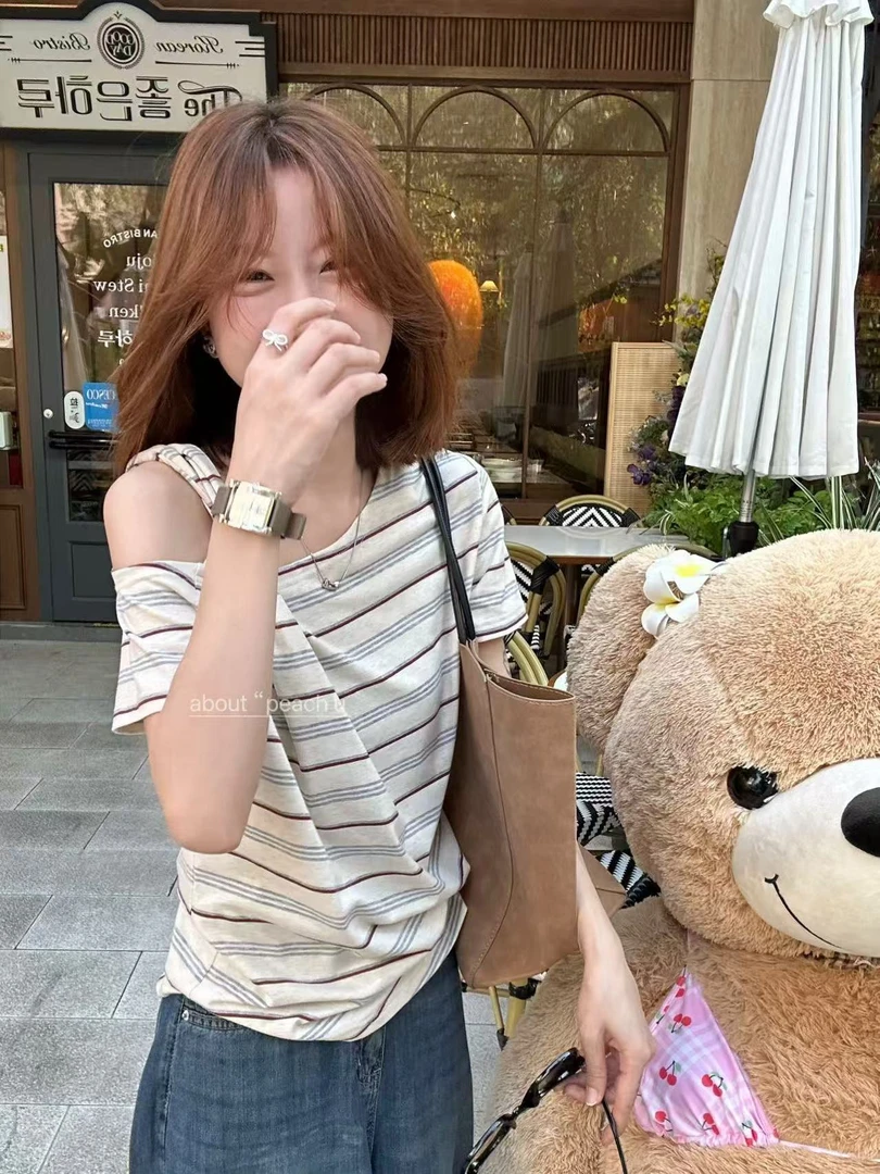 Peach自制 直角肩小心机！撞色绝了 慵懒风扭结设计感短袖T恤10301