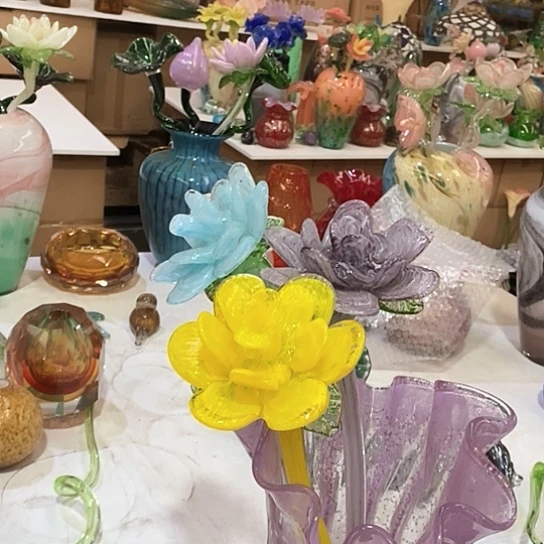 琉璃花瓶高45厘米宽12厘米