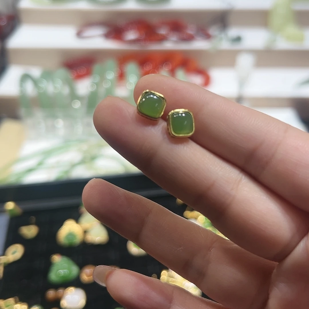 和田玉耳饰银S925镶嵌安*。