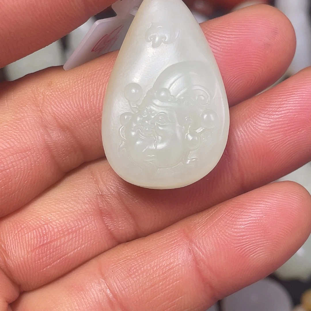 和田玉未镶嵌颈饰吊坠