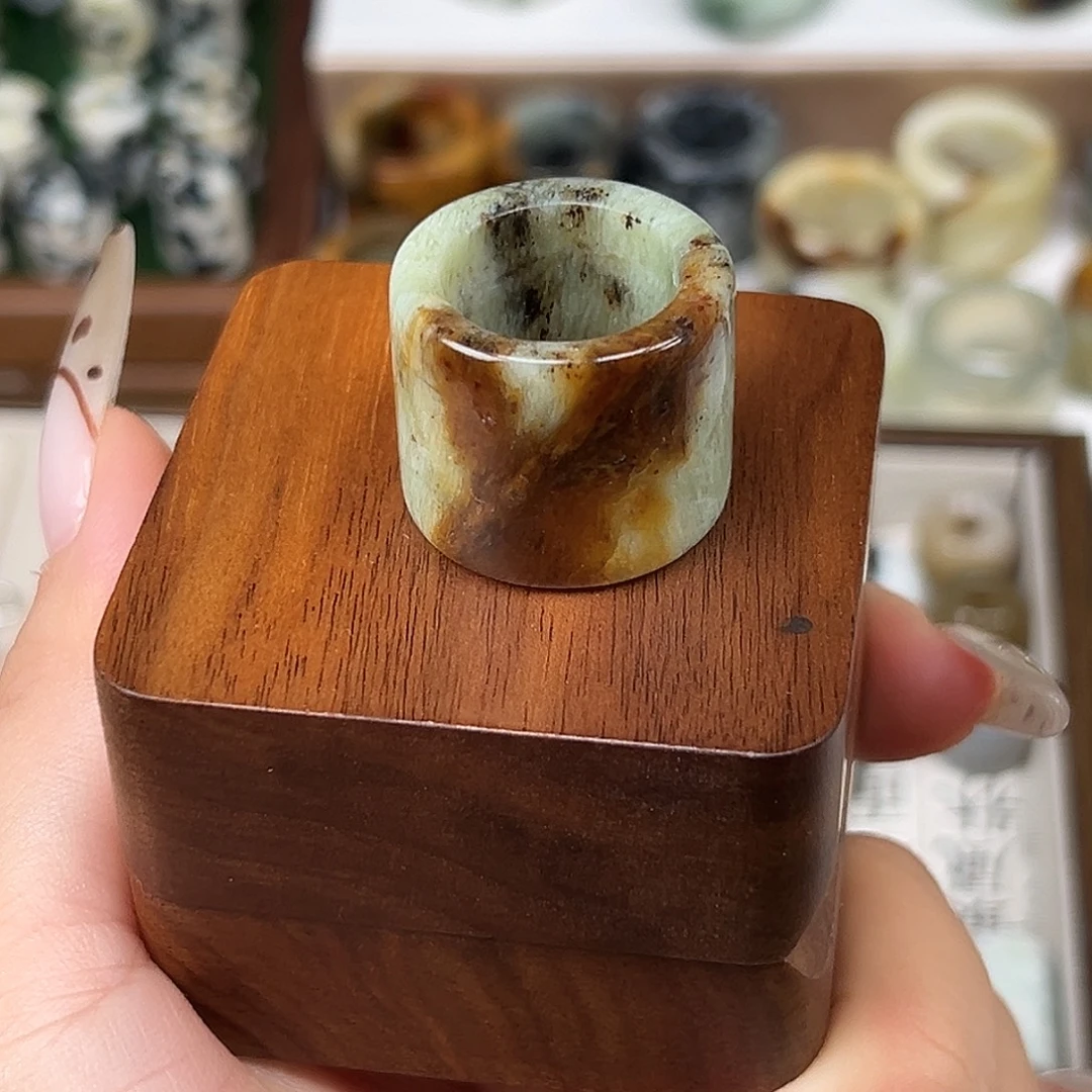 和田玉（糖玉）未镶嵌颈饰内径17.3