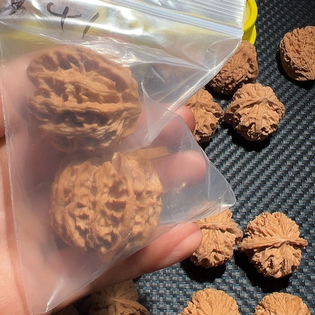 悠***然文玩核桃吊坠苹果园 文玩核桃