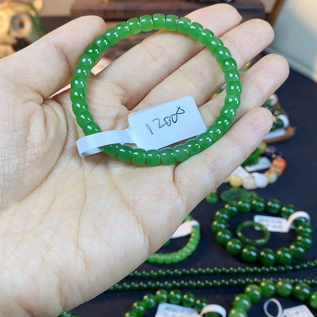 颈饰未镶嵌和田玉且****