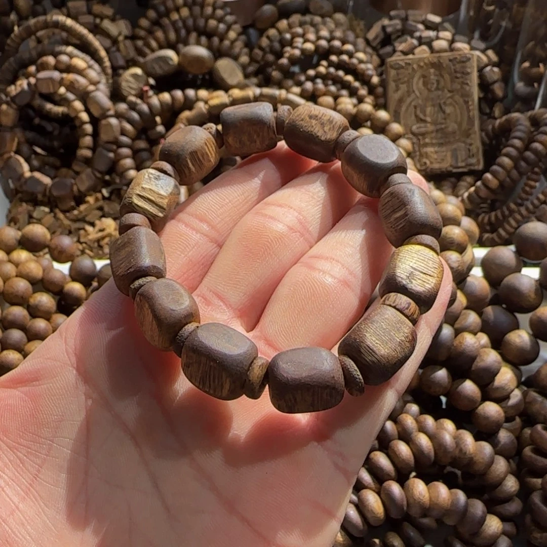 沉香沉香碎屑红骨凹深随形13克➕