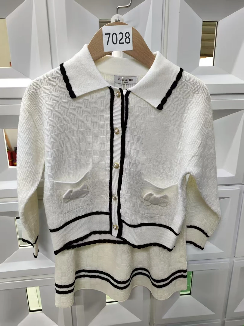 7028  P家春秋女童针织套装