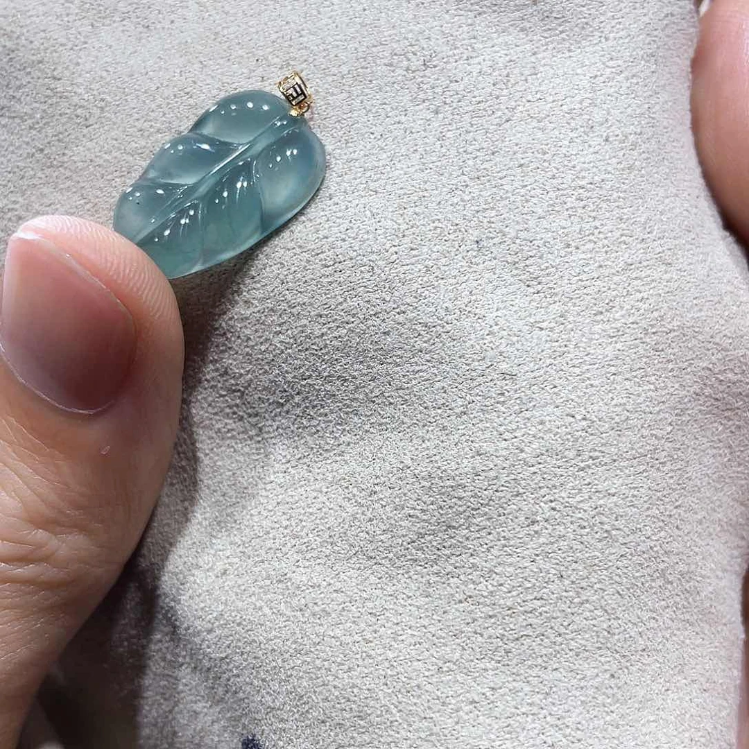 翡翠挂件未镶嵌天然翡翠冰透叶子