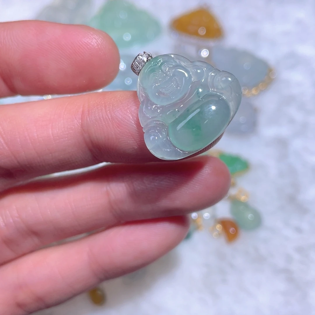 翡翠18K金镶嵌颈饰翡翠