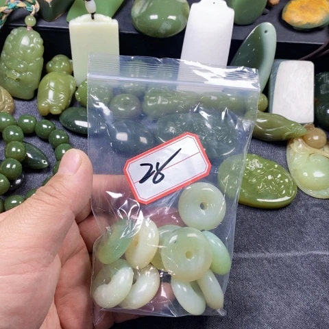 未镶嵌蛇纹石玉手链