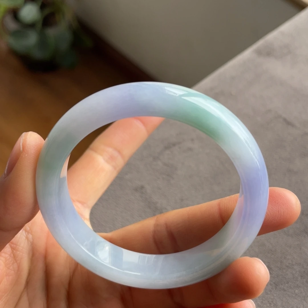 翡翠未镶嵌手镯春彩