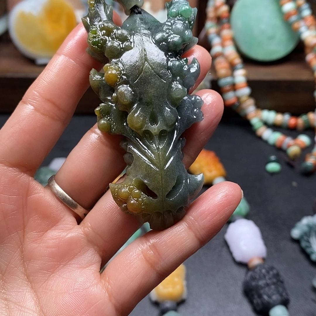 感***事定制翡翠未镶嵌毛货抛光