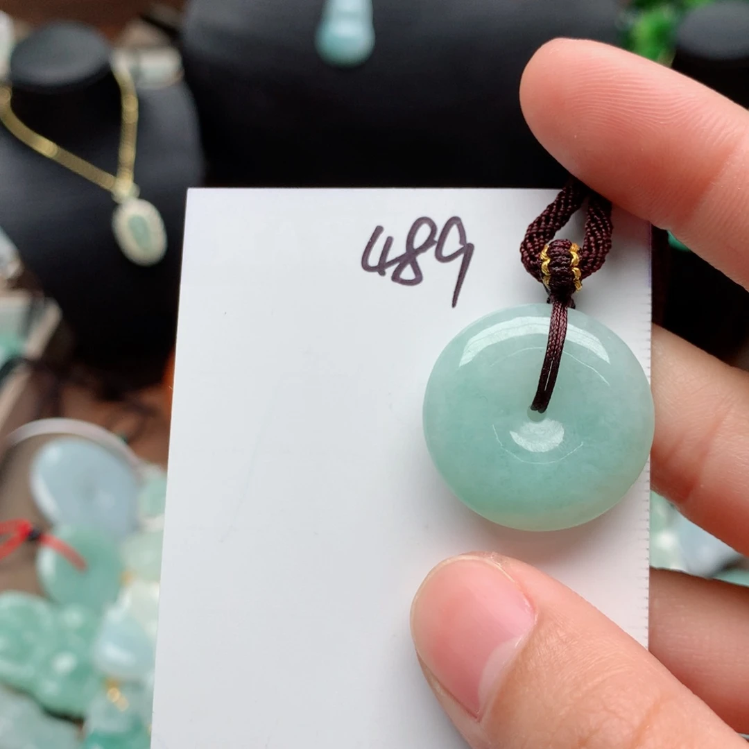 翡翠颈饰未镶嵌吊坠