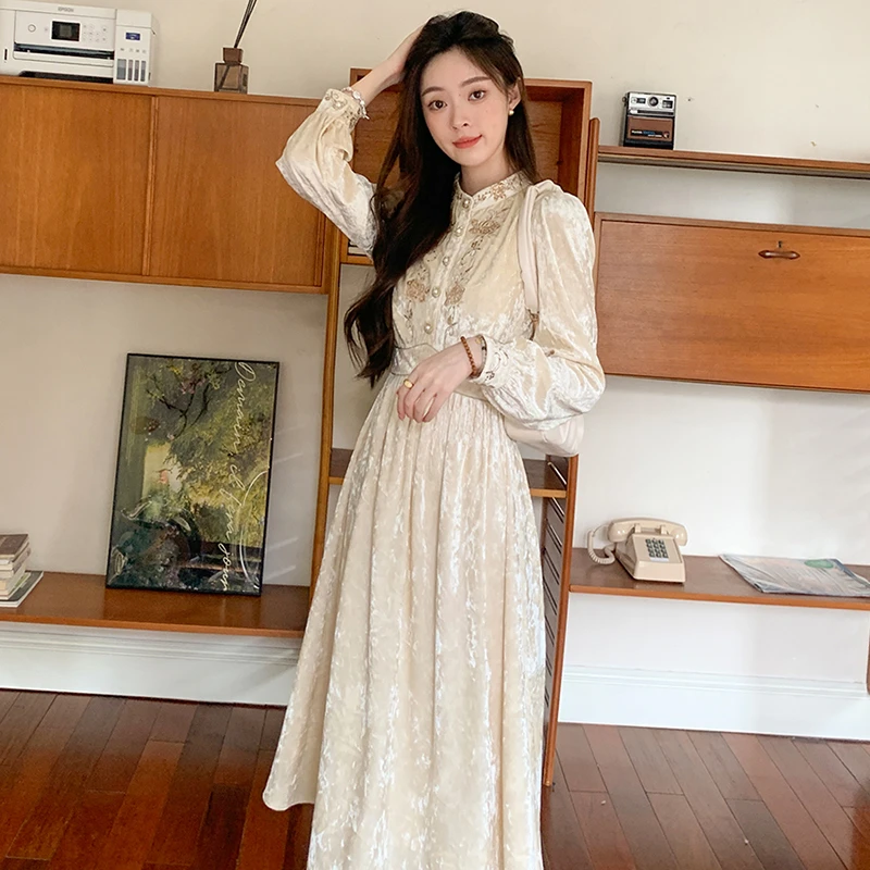 2025新款春季新中式圆领减龄高级感长袖连衣裙女装显瘦裙子D0079