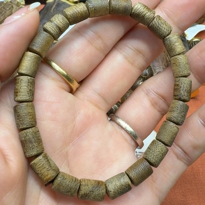 大叶紫檀（黑酸枝木类）