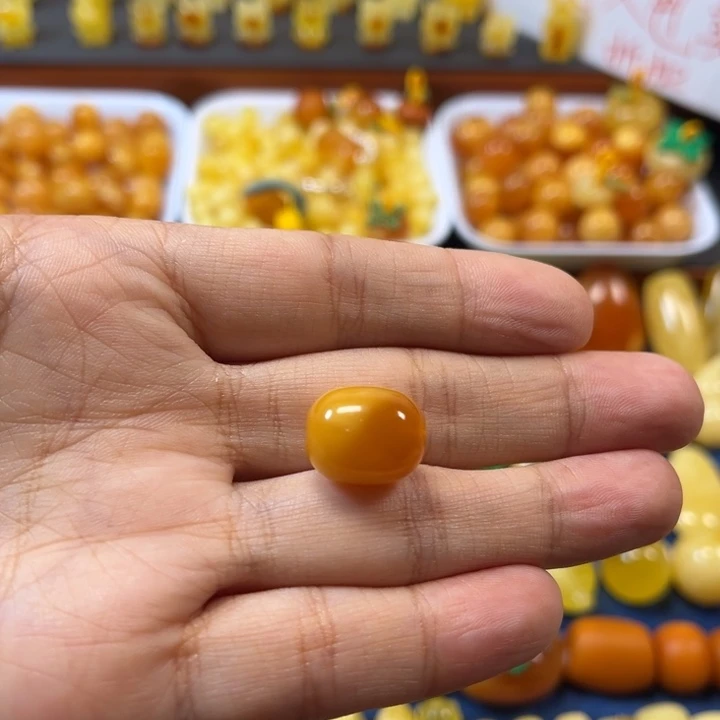 琥珀未镶嵌裸石扩孔1.5定制不退换