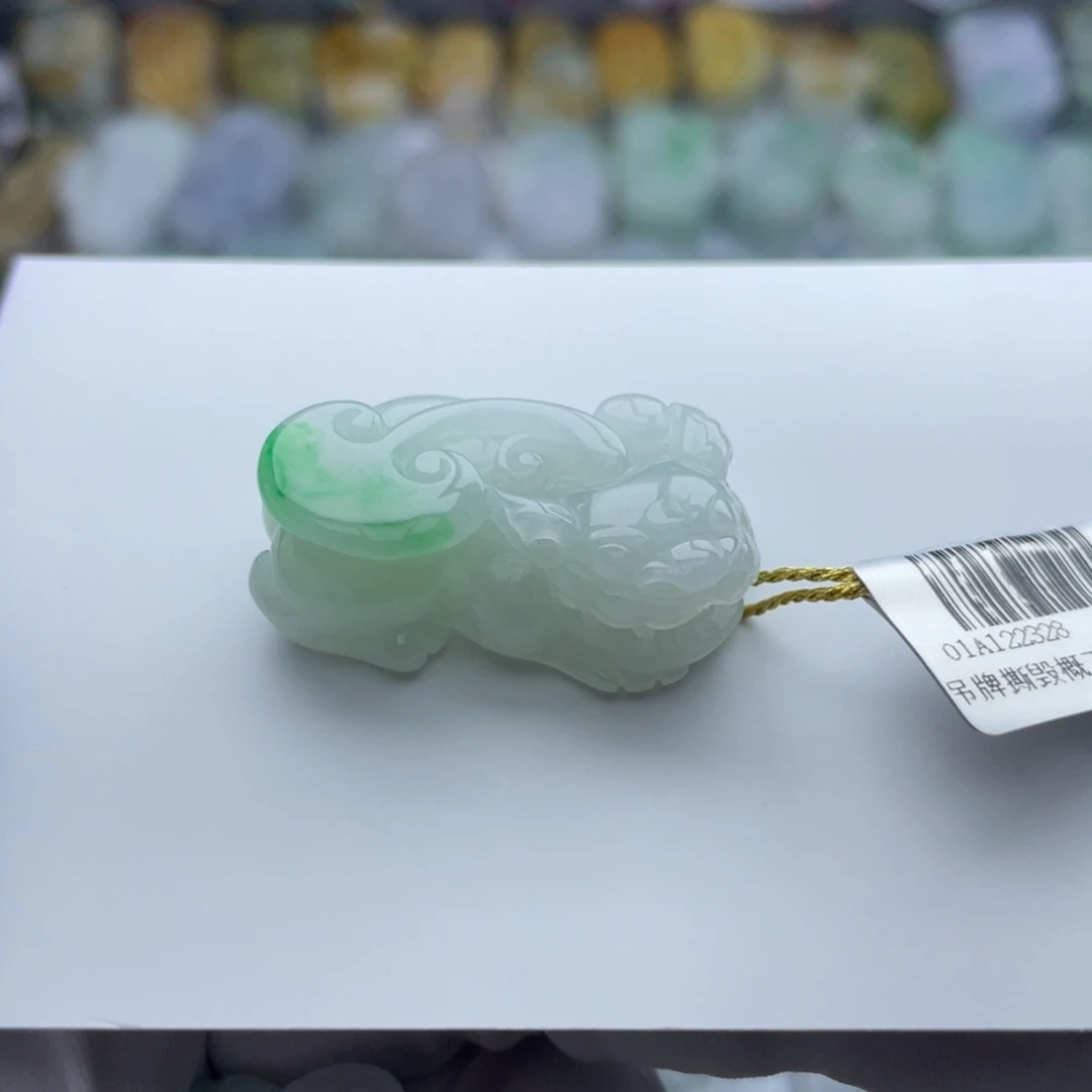 翡翠颈饰未镶嵌淇**穷貔貅