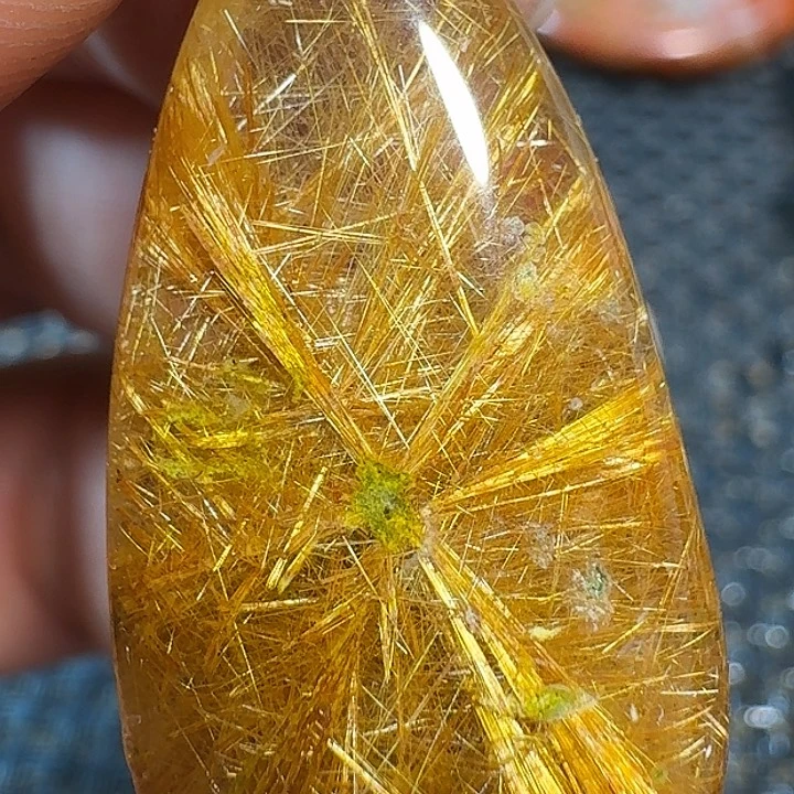 耕***苑未镶嵌颈饰水晶好