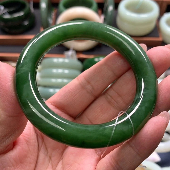 【闪购商品】未镶嵌手镯和田玉（碧玉）28
