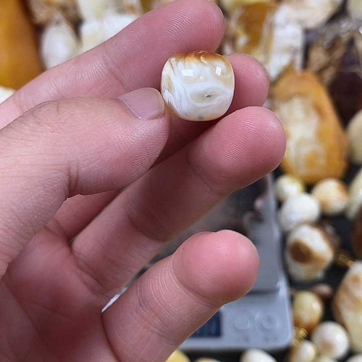 未镶嵌琥珀裸石我