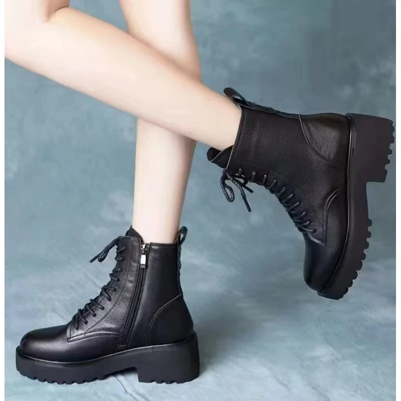 时尚百搭真皮马丁靴女2024秋冬新款加绒加厚英伦风厚底中跟短靴女