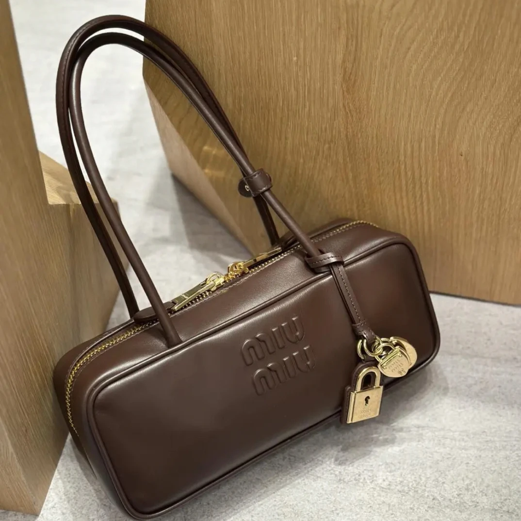 95新 MIU MIU/缪缪 25年新款石楠木色羊皮beau保龄球31499269