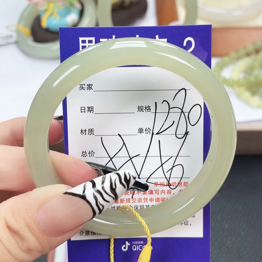 和田玉未镶嵌手镯