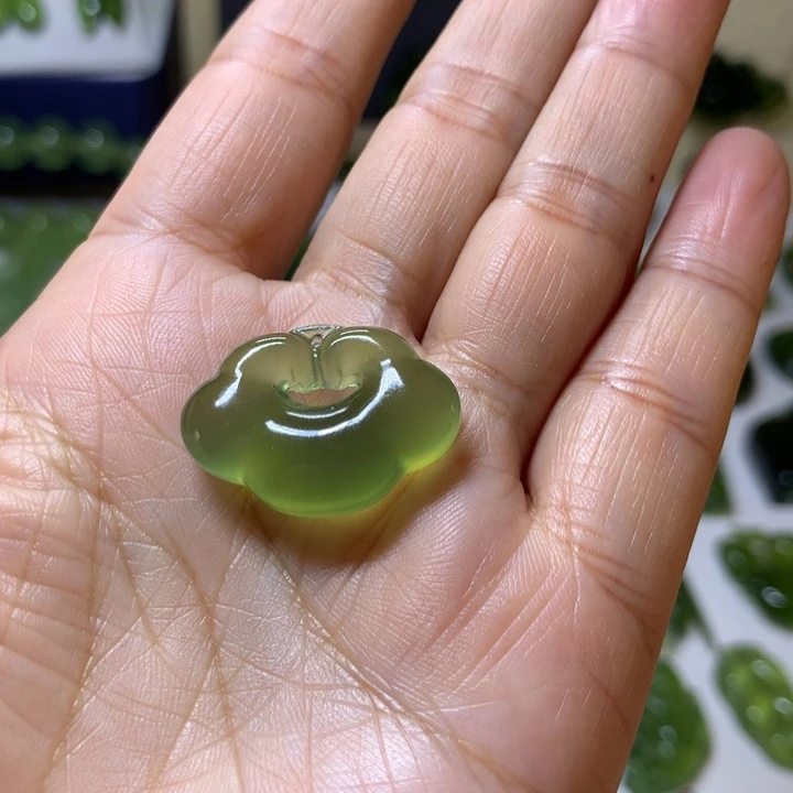 岫玉颈饰未镶嵌吊坠