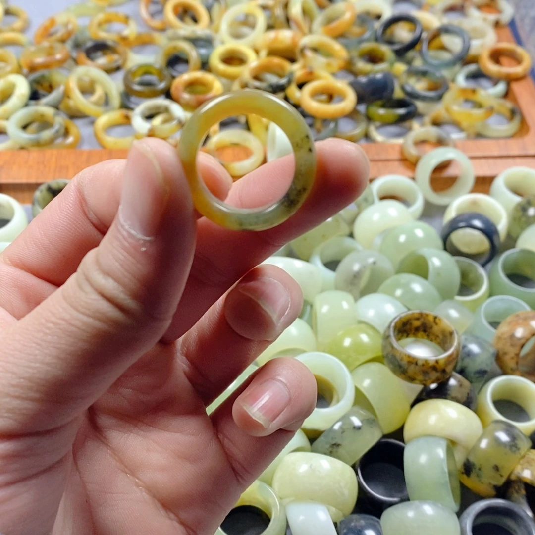 蛇纹石玉未镶嵌戒指111.