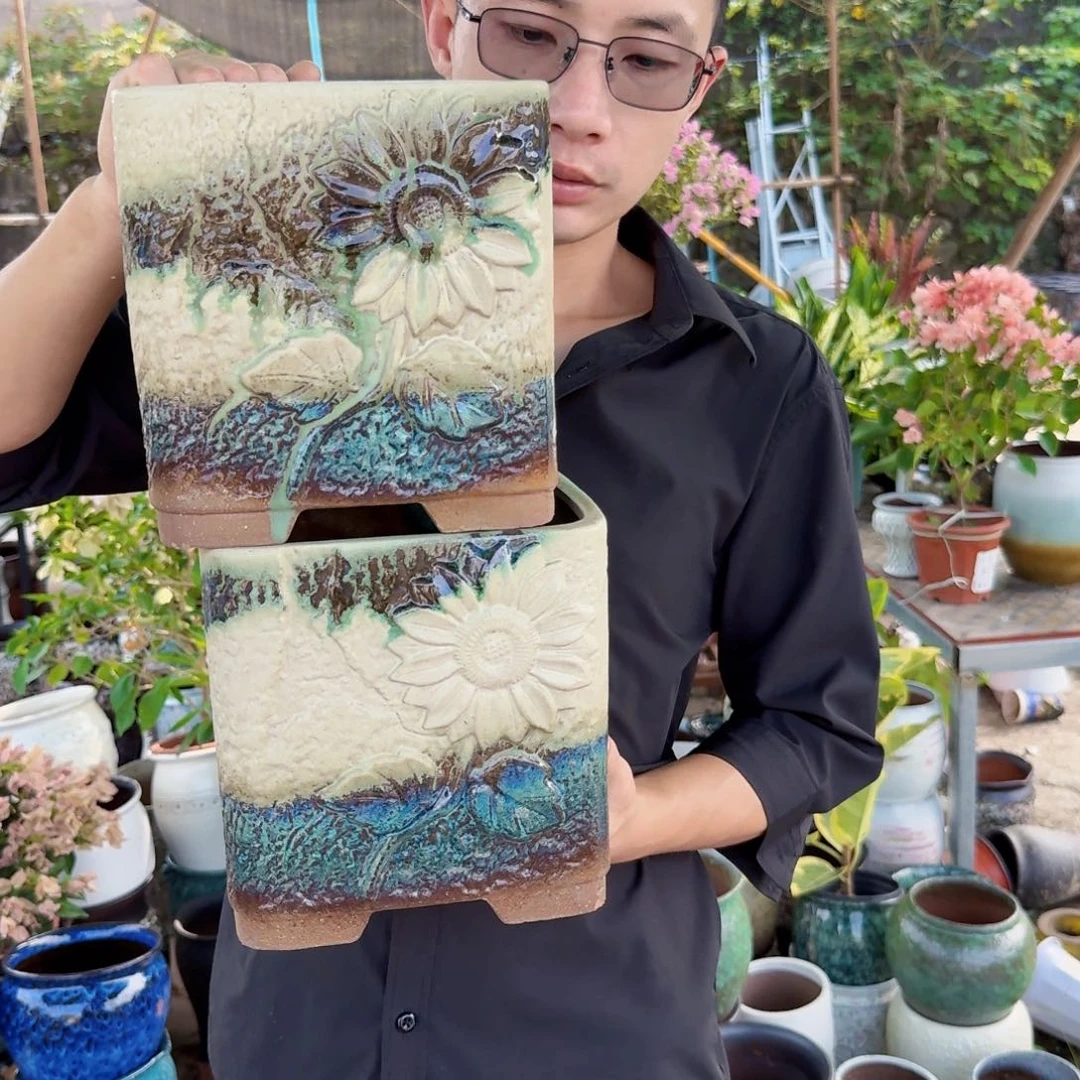紫砂花盆口19高19(两个太阳花绿方