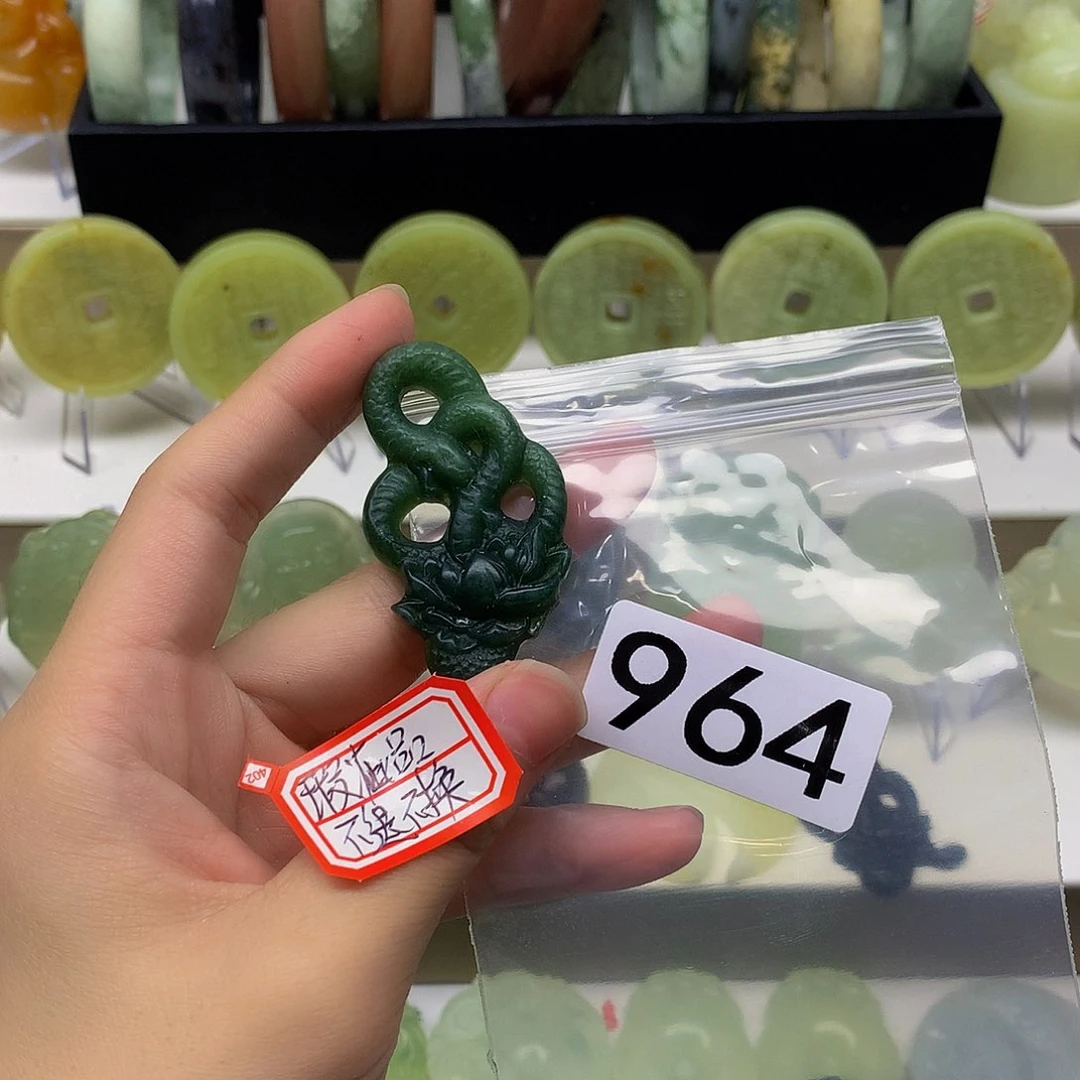 蛇纹石玉颈饰未镶嵌l**u