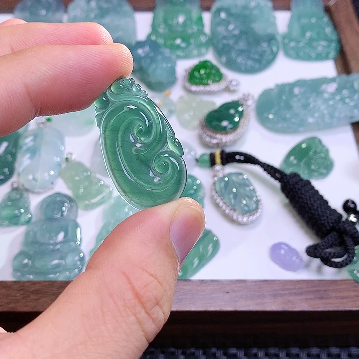 颈饰未镶嵌翡翠翡翠