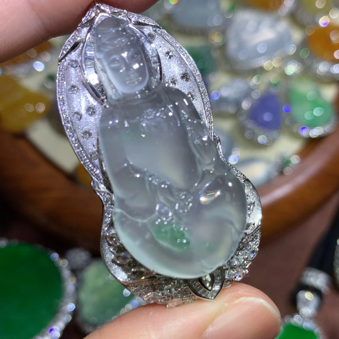 翡翠颈饰18K金镶嵌啊*观音