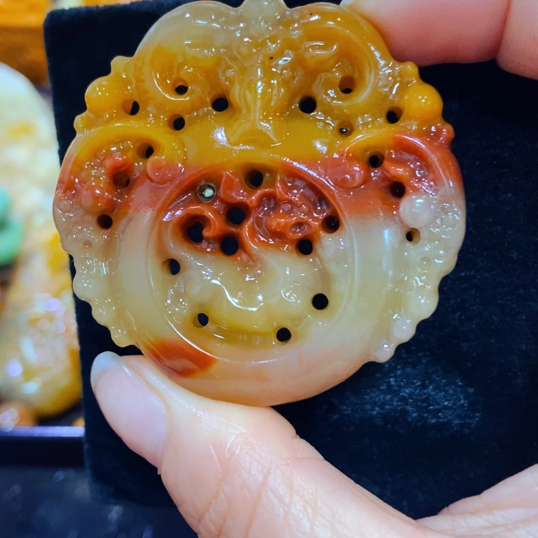 未镶嵌石英质玉（黄龙玉）手链